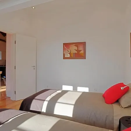 Alfama 2 - Attic With View *