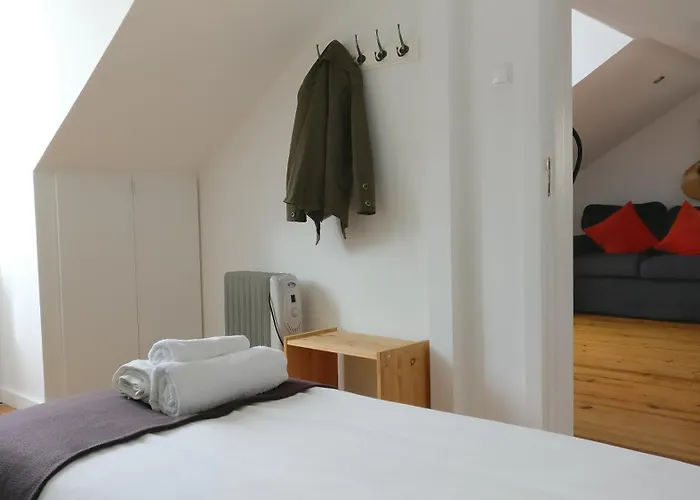 Alfama 2 - Attic With View 公寓