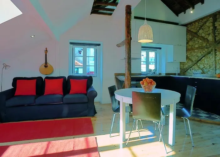 Alfama 2 - Attic With View 公寓