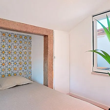 Alfama 2 - Attic With View *